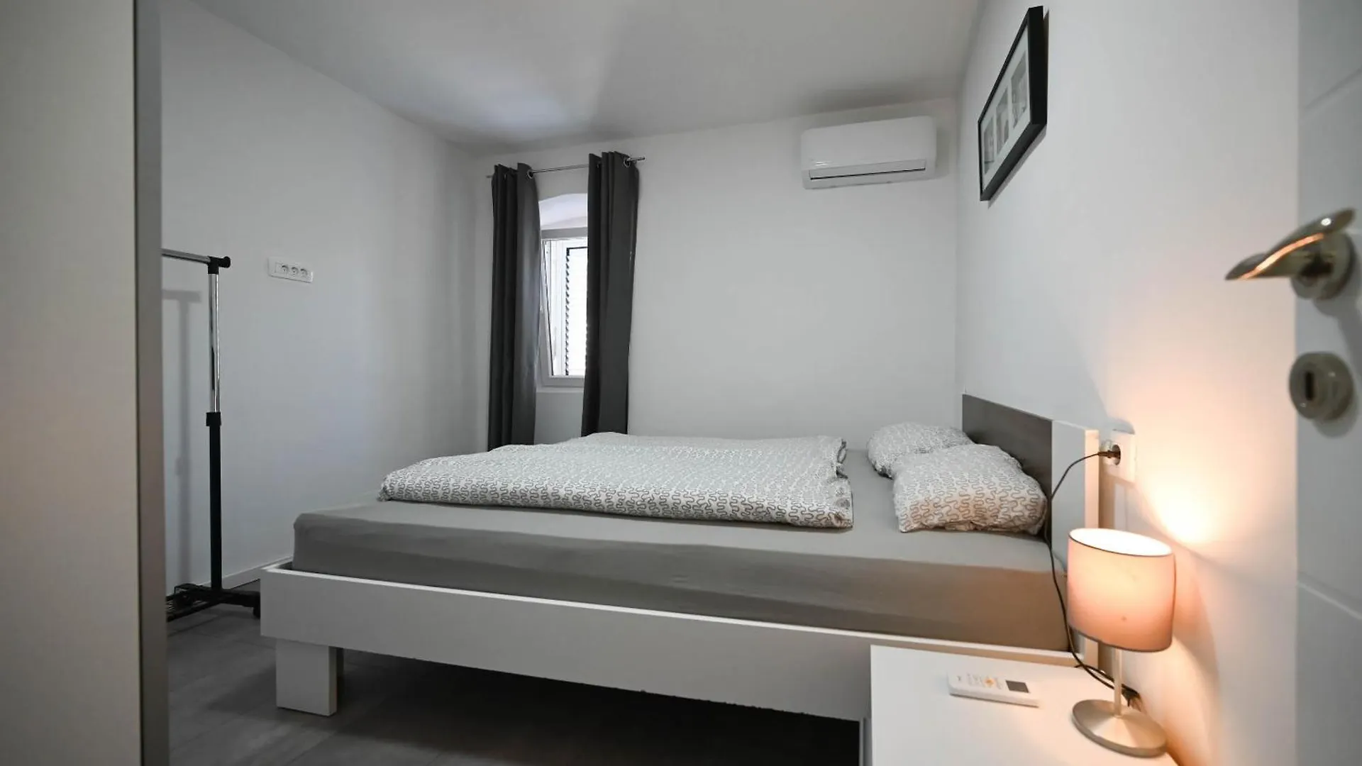 Stube Apartment Old Town With Balcony Rovinj