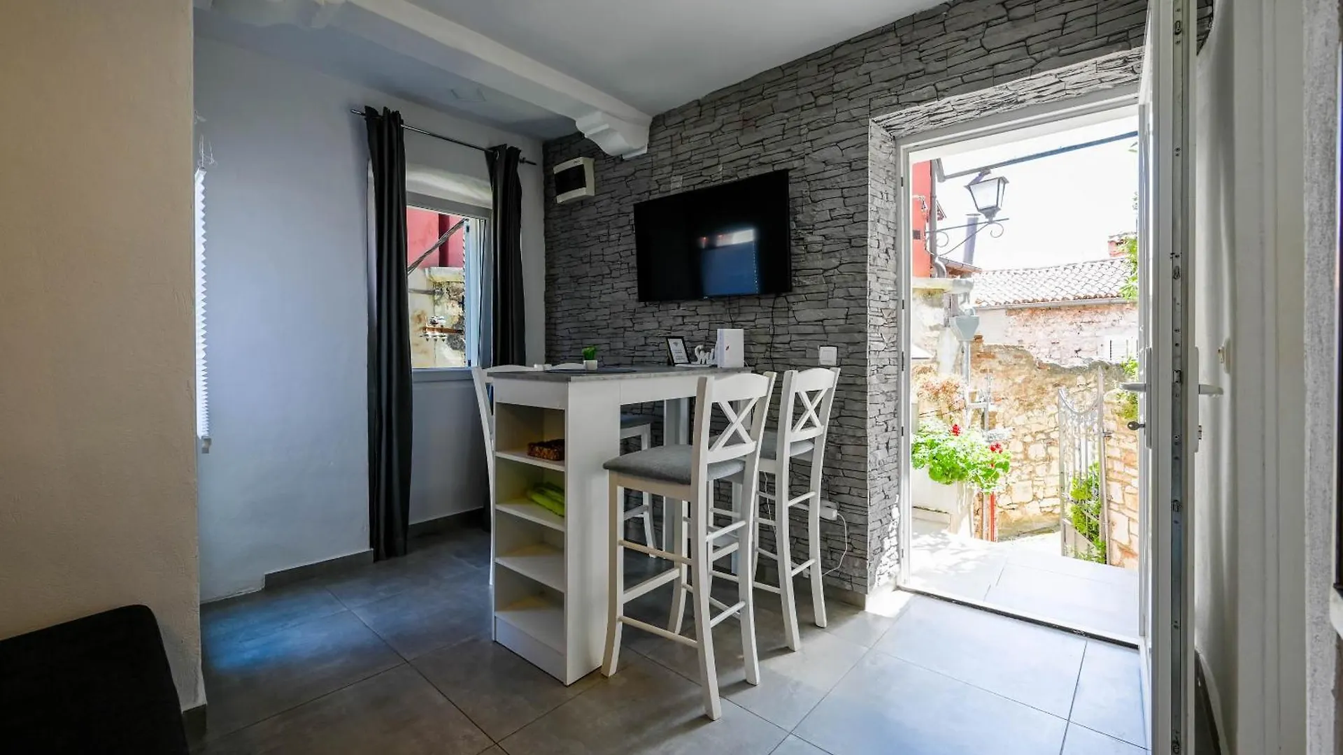 Stube Apartment Old Town With Balcony Rovinj